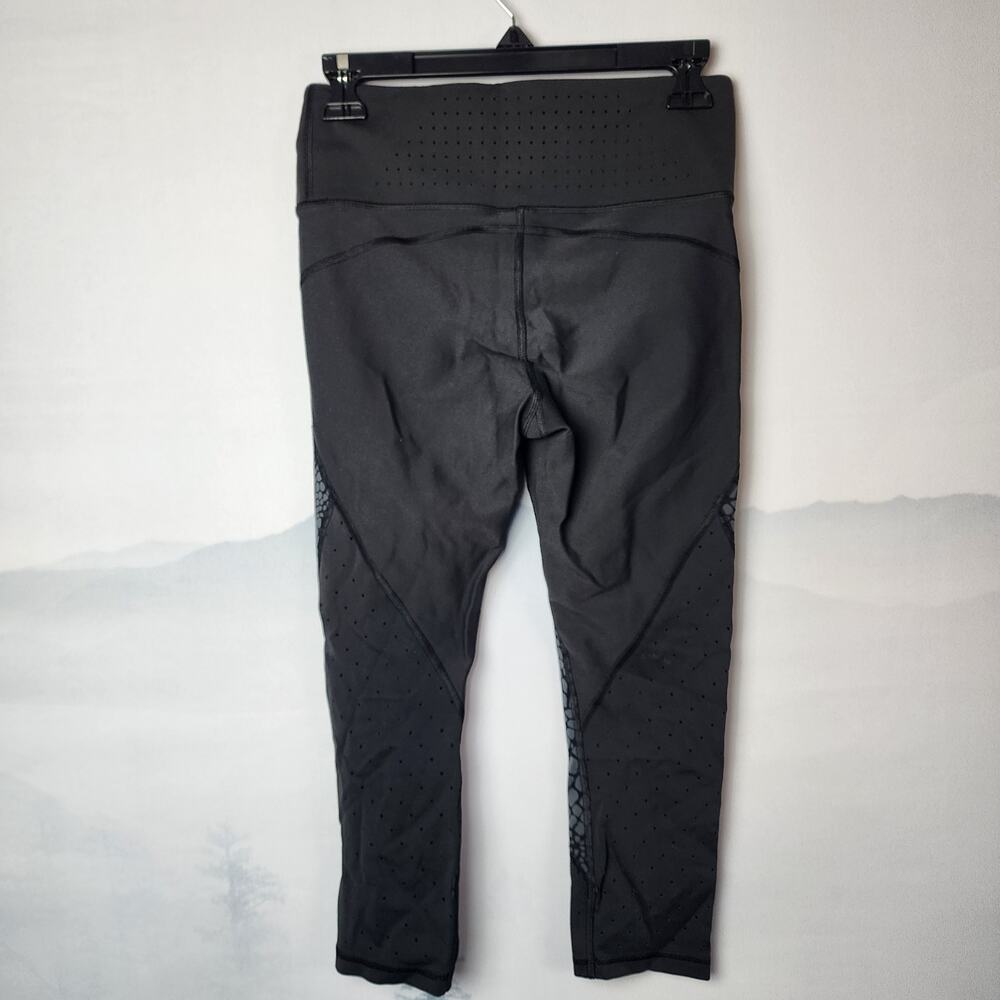 Athleta Crocodile Stealth TruCool High Rise Black Capri Leggings | Women's Small - Picture 7 of 13